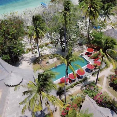 Amahelia Luxury Resort & Restaurant - Gili Asahan Exteriör bild