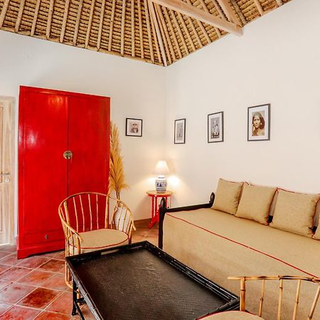 Amahelia Luxury Resort & Restaurant - Gili Asahan Exteriör bild