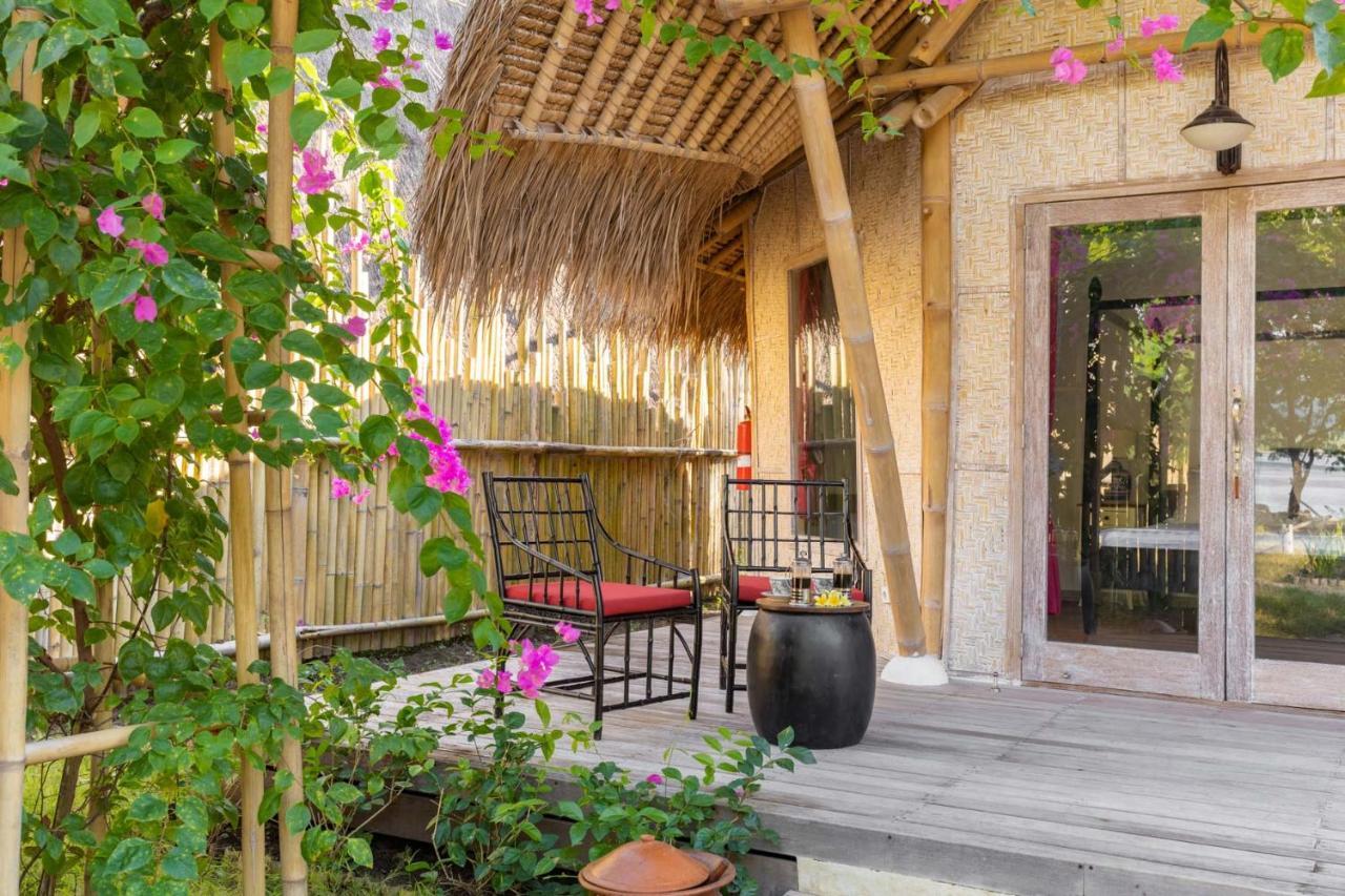 Amahelia Luxury Resort & Restaurant - Gili Asahan Exteriör bild