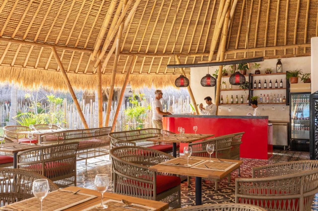 Amahelia Luxury Resort & Restaurant - Gili Asahan Exteriör bild