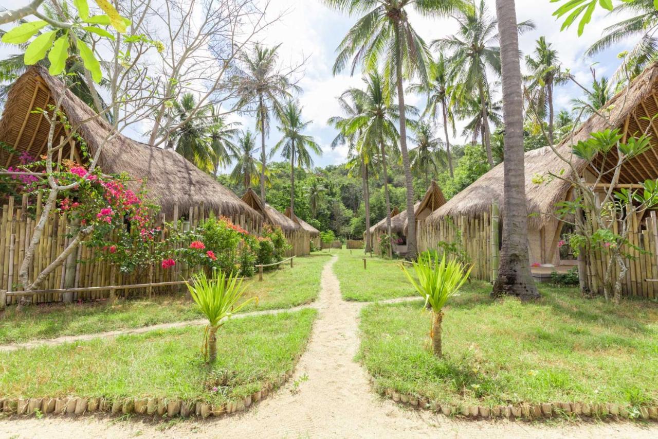 Amahelia Luxury Resort & Restaurant - Gili Asahan Exteriör bild