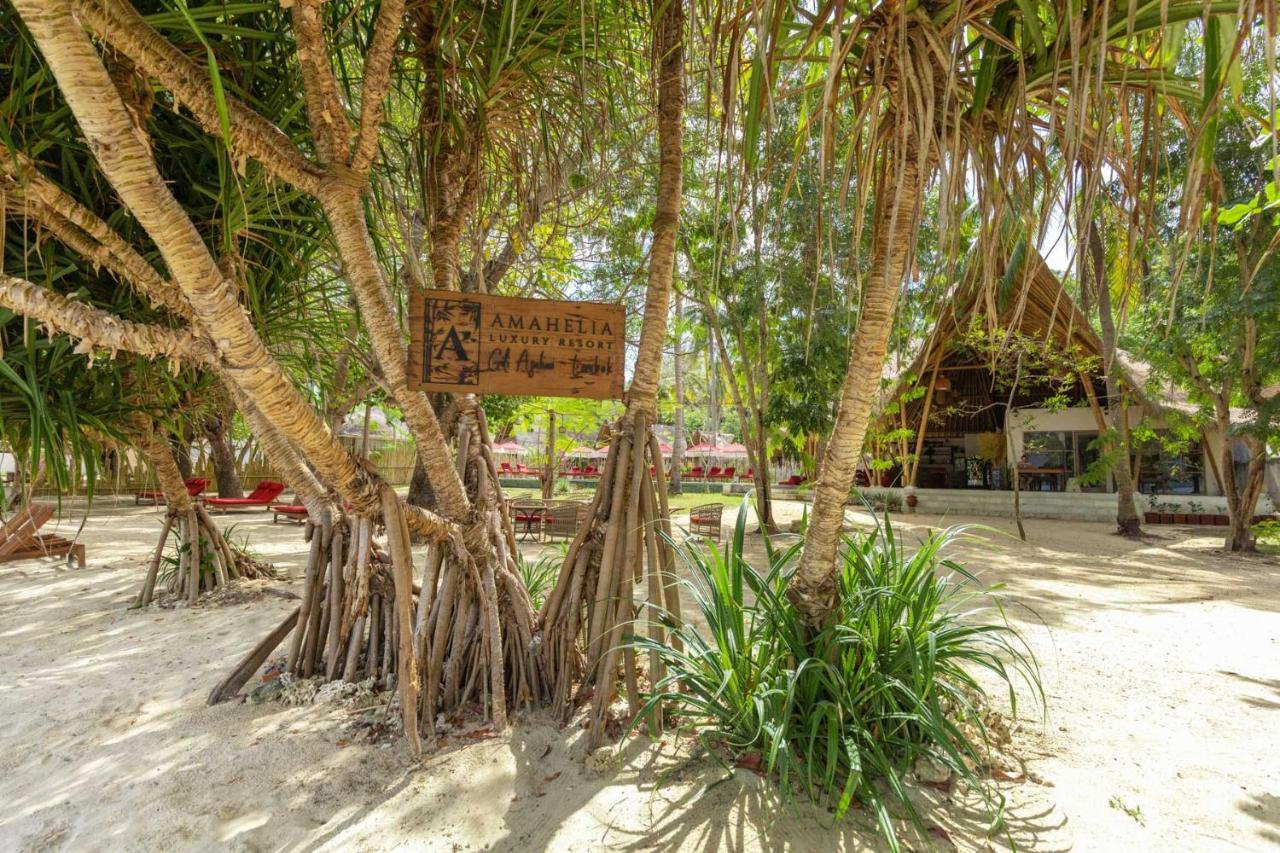 Amahelia Luxury Resort & Restaurant - Gili Asahan Exteriör bild