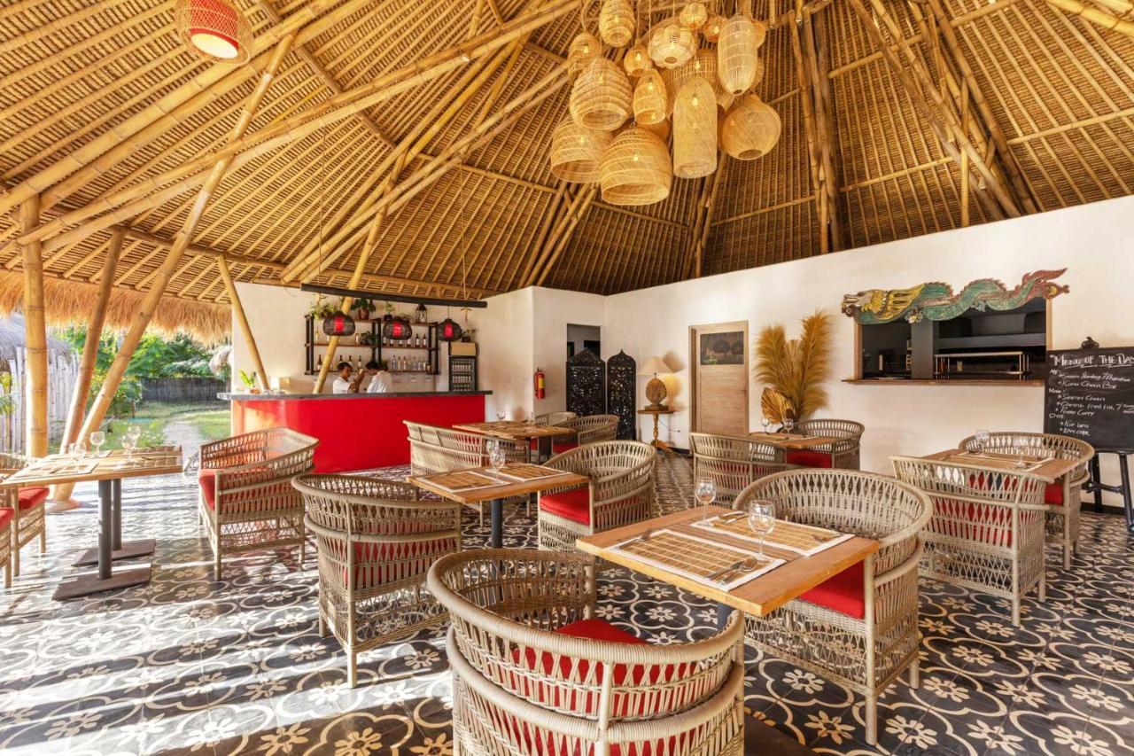 Amahelia Luxury Resort & Restaurant - Gili Asahan Exteriör bild