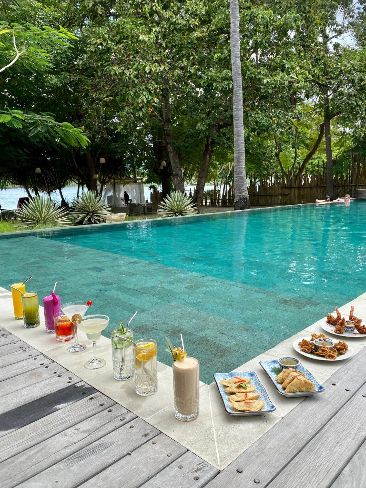 Amahelia Luxury Resort & Restaurant - Gili Asahan Exteriör bild
